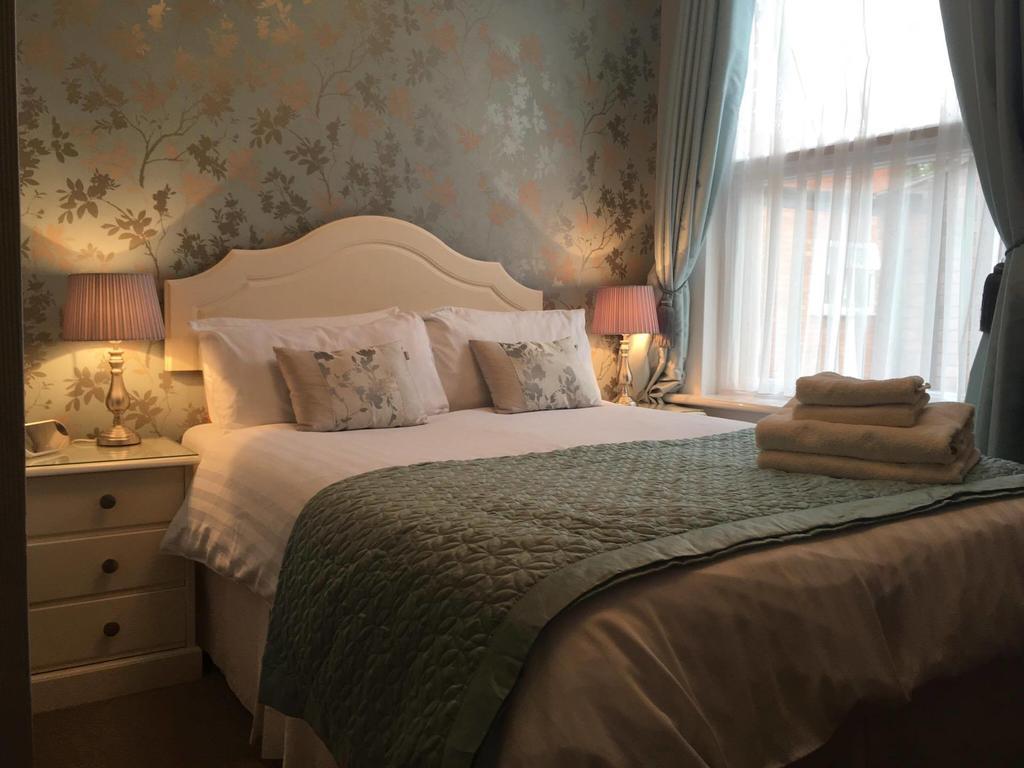 The Emsley Bed & Breakfast 스트렛포드-어폰-에이본 외부 사진